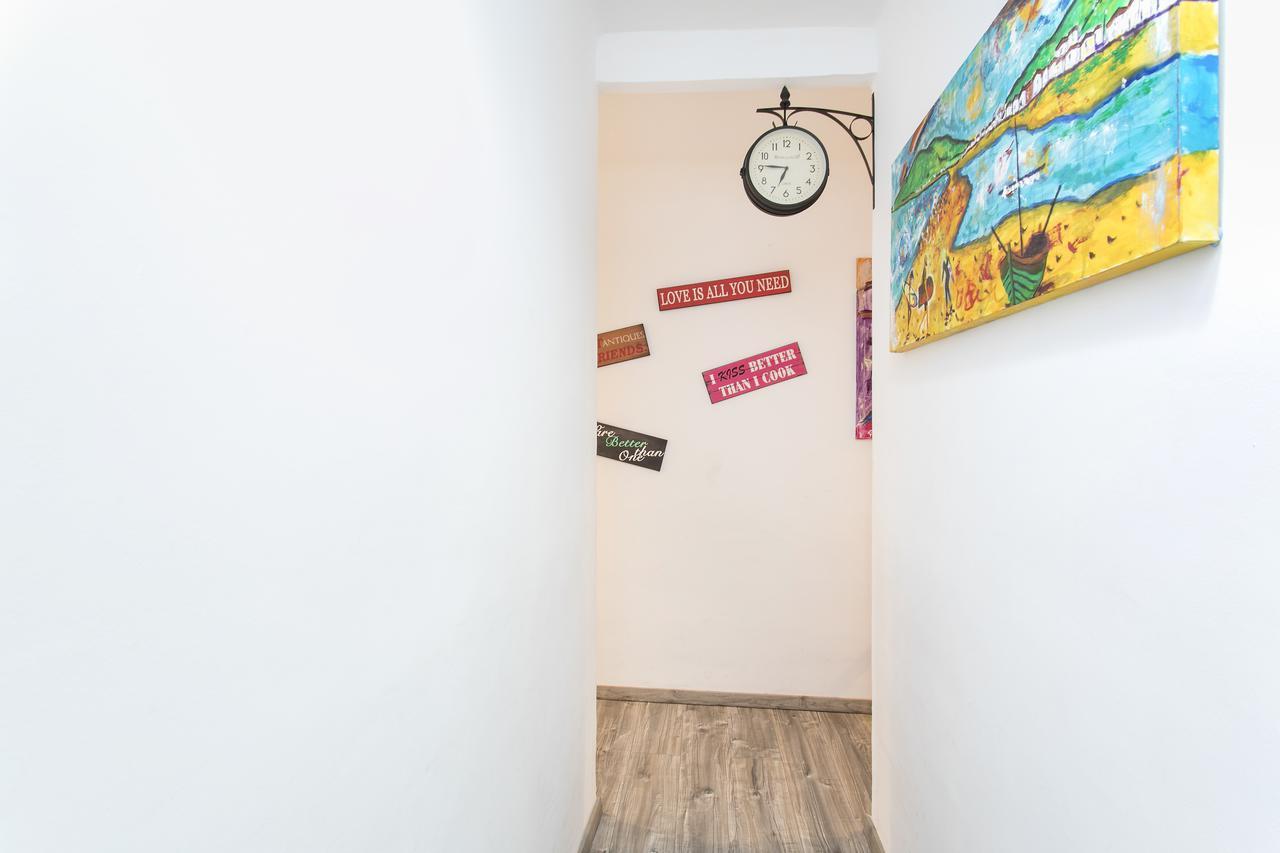 Apartamento Baba Оспиталет де Лобрегат Екстериор снимка